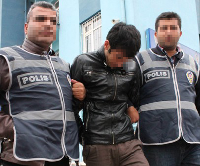 Kendisinden ayrılmak isteyen sevgilisini öldürdü