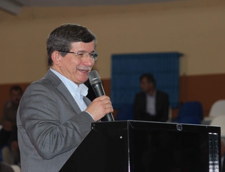 Bakan Davutoğlu, bayramlaşma programlarını sürdürdü