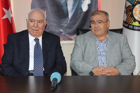 Esnaf AVM yasasını bekliyor