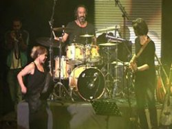 Sezen Aksu ve Cem Yılmaz'ı dinlemek 500 dolar