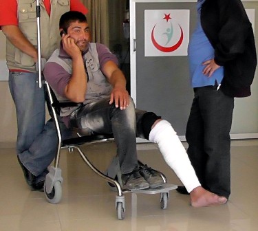 Kuzeni tarafından bacağından vuruldu