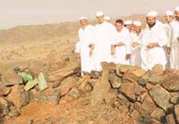 Hz. Amine'nin mezarı bulundu