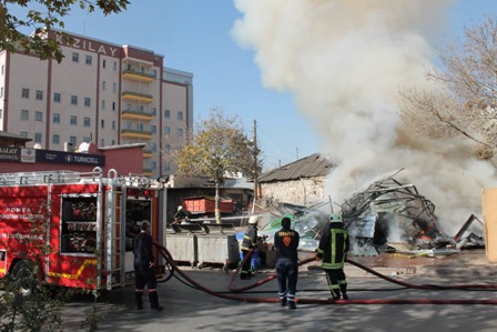 Yıkım sırasında yangın çıktı