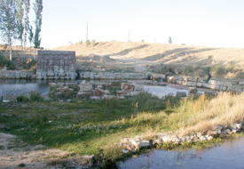 Pınara giren genç kalpten ölmüş