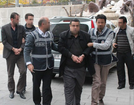 Sanal polis sanal dolandırıcıları yakaladı