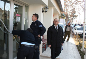 Bankada BOMBACI PANİĞİ