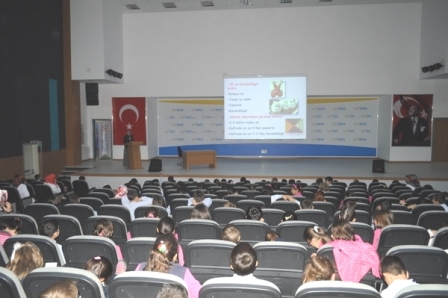 M. Özdemir’de doğal ve sağlıklı beslenme semineri