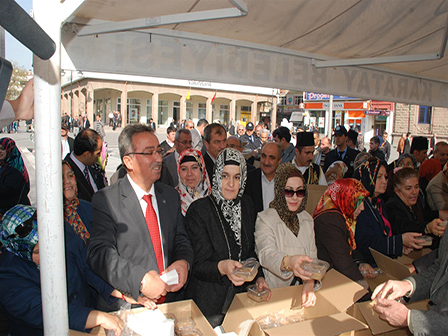 Karatay, ağızları tatlandırdı