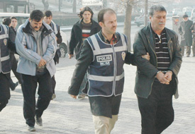 Kardeşler sahte paralarla yakalandı