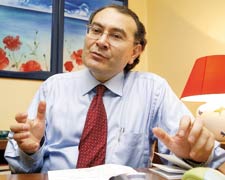 Nevzat Tarhan'ın Üzmez yorumu