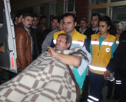 Aracına binerken silahlı saldırıya uğradı
