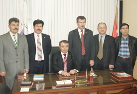 Herkesle vedalaştı