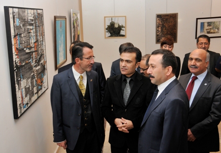 SÜ'de 42 sanatçı 42 eserini sergiledi