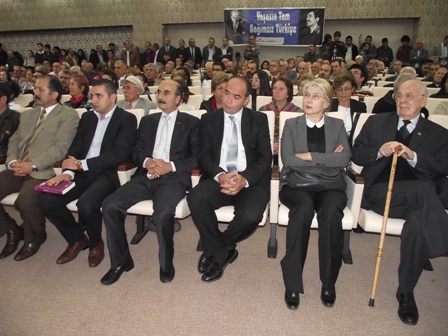 Tarhan: Başbakan, insanların yaşam tarzına müdahale ediyor