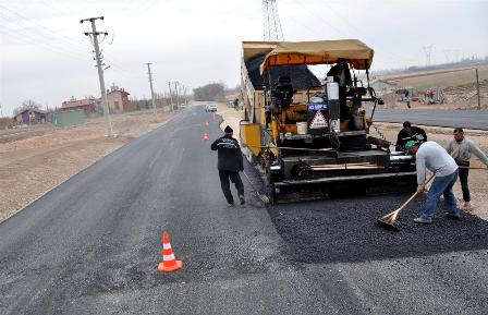 Uygun hava şartları yol yapım çalışmalarını yeniden başlattı