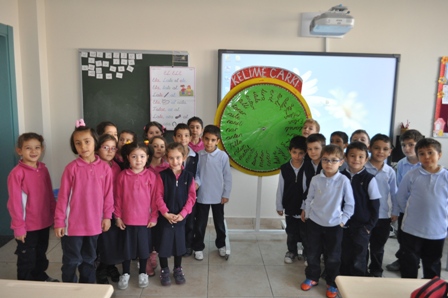 M. Özdemir’de kelime çarkı öğrenciler için dönüyor