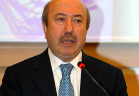 Açık kalan mikrofon Bakan'ı yaktı