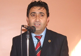 Zengen'de 500 öğrenciye kırtasiye