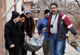 Cesedi 2 gün evinde saklamış