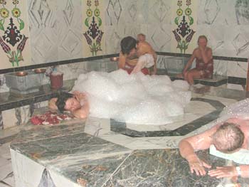 Türk tellaklar kıymete bindi