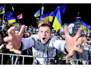 Ukrayna'da Göstericiler Israrlı