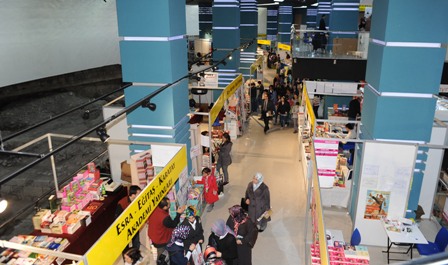 Özel Lale Ortaokulu Kitap Günleri’ne katıldı