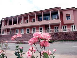 İlk seccade Köşk'e kiminle çıktı?