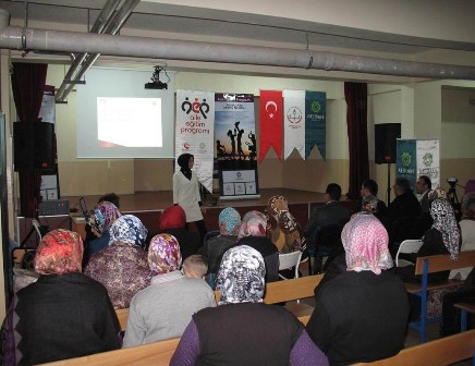 "Mutlu aile mutlu nesiller" konulu seminer sürüyor