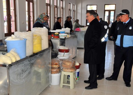 Akşehir yöresel ürün pazarı hizmete başladı