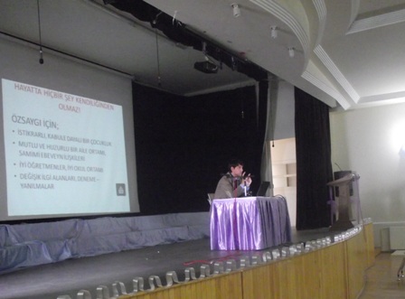 Özel Gençlik’te velilere seminer verildi