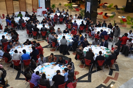 Mevlana Üniversitesi’nden yabancı öğrencilerine Konya pilavı ikramı