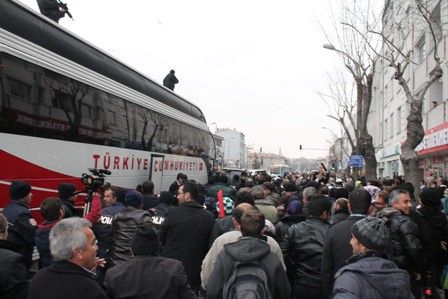 Başbakan'a Konya'da sevgi seli
