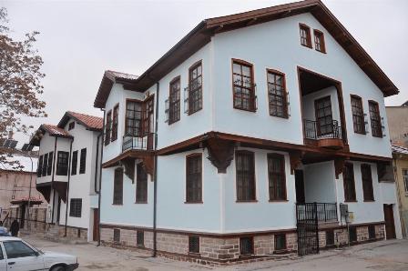 Tarihe gençlik aşısı