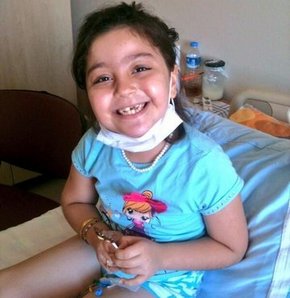 Lösemi Hastası Melis'e Kemik İliği Nakli Yapıyor