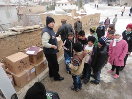 Dost Eli Derneği Kadınhanı’nda