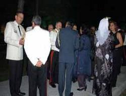 Türban karşıtları birbirine girdi