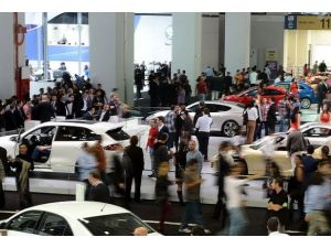 C Serisi'nin Tasarımcısı Yerli Oto İçin Kolları Sıvadı