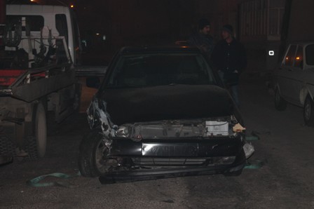 Alköllü Sürücü, Park Halindeki Otomobile Ardından Doğalgaz Panosuna Çarptı