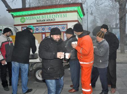 Meram Belediyesinden Sıcak Çorba İkramı