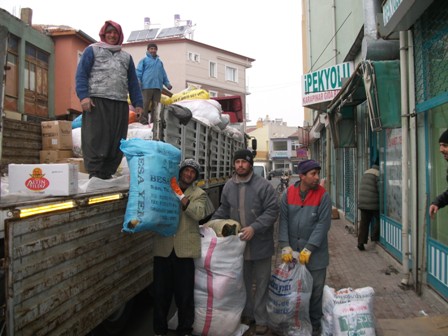 Karapınar'dan Suriyelilere yardım gönderildi