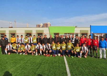 Dumlupınar Spor Kompleksi Ve Gençlik Merkezi'nin Futbol Sahası Açıldı