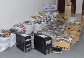Polisten korsan CD operasyonu