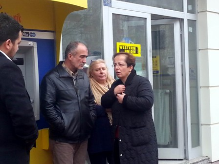 PTT şubesinde bıçaklı soygun