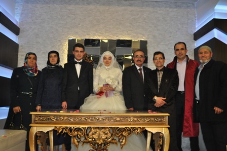 Hikmet Yanartaş oğlunu evlendirdi