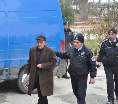 Seyyar satıcı uyuşturucuyla yakalandı