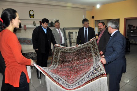 İpek halı göz kamaştırdı