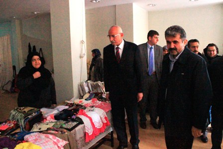 Suriye'ye yardım kermesi yoğun ilgi görüyor