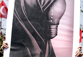 Sıra başörtüsü provokasyonlarında