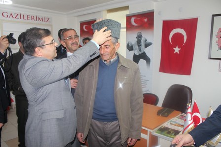 Beyşehirli gazilere üniforma dağıtıldı