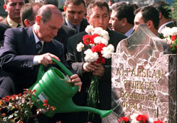 Türkeş'in kemiklerine ne oldu?